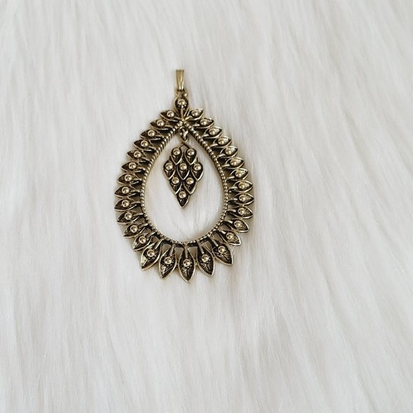 VIntage Sarah Coventry Aloha Pineapple Pendant Gold Tone Dangle Statement 15111 - Picture 3 of 7
